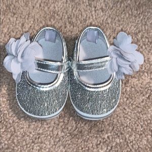 Silver sparkly dress shoe infant size 0-3 months